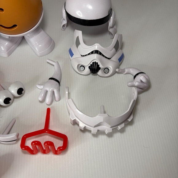 Mr. Potato Head Star Wars Spudtrooper StormTrooper/Vador Disney Playskool 18 Pc - Picture 4 of 10